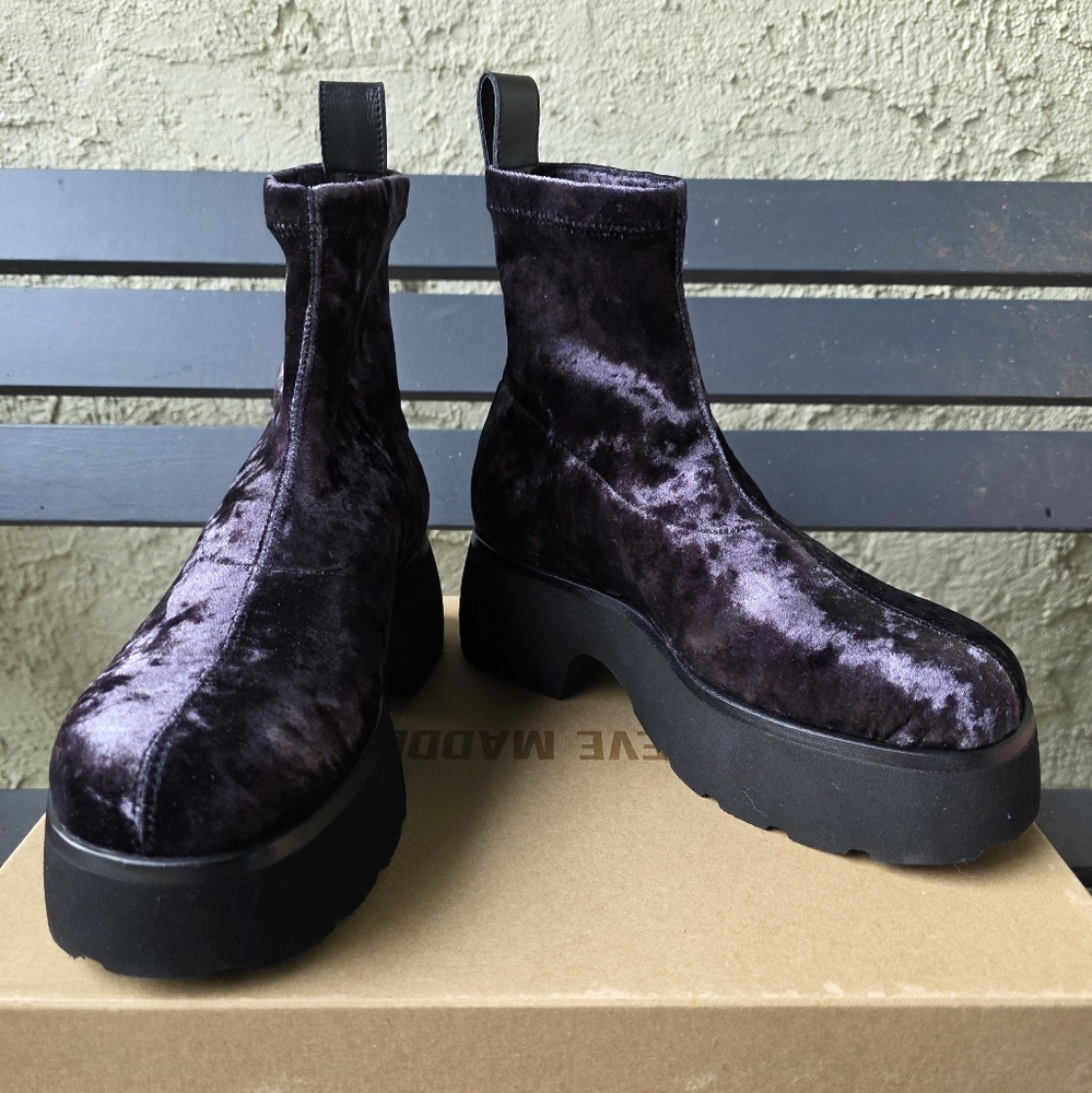 NIB Steve Madden Thelma Womens Velvet Round Toe‎ Booties-Black Sz 7